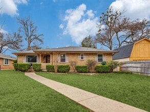 Building Photo - 2936 Woodmere Dr