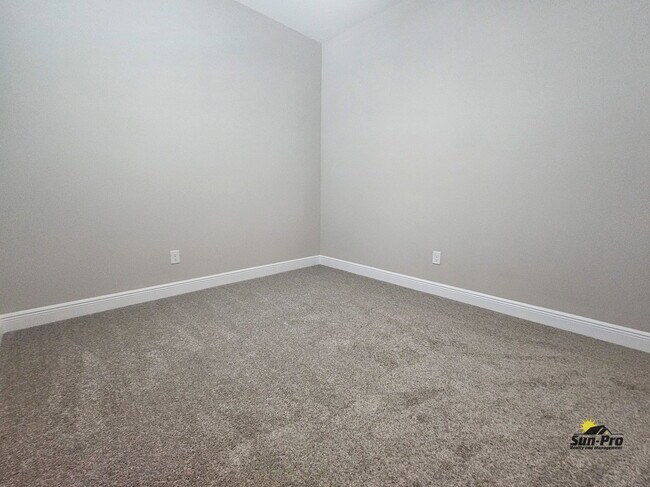 Building Photo - 379 Birkdale Dr