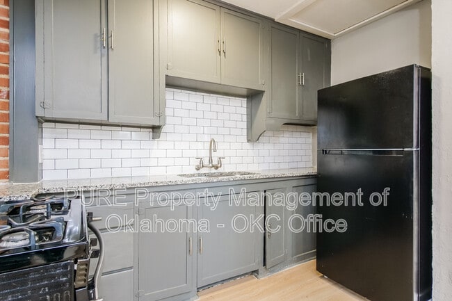 Building Photo - 2141 NW 29th St