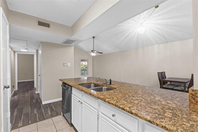 Building Photo - 7107 Holly Hill Dr