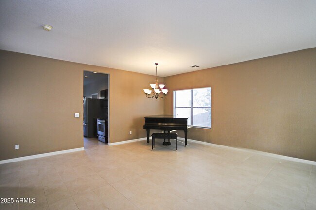 Building Photo - 8833 S 13th Pl
