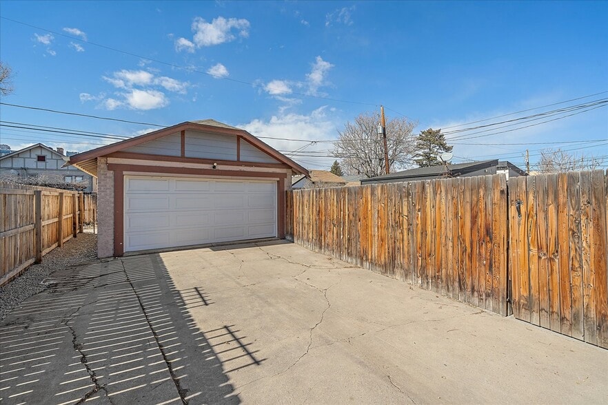 Building Photo - 1567 Meade St