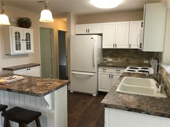 Building Photo - 4745 Escalante Dr