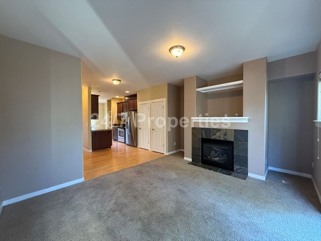 Building Photo - Cozy and Spacious Townhome w/ Deck & Balco...