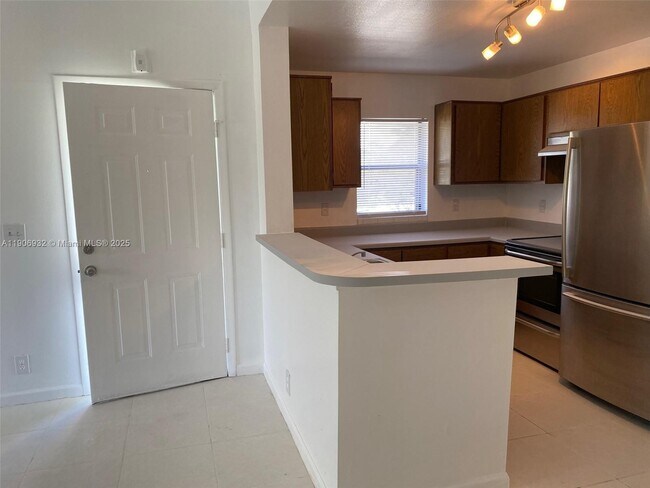 Building Photo - 4090 N Pine Island Rd