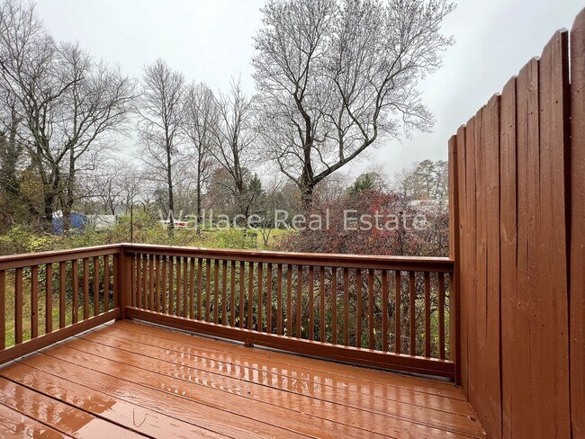 Building Photo - FOUNTAIN CITY:  2 BEDROOM, 2 BATHROOM CONDO IN MAPLE CHASE