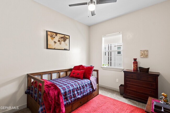 Building Photo - 328 Vin Raliuga Ct