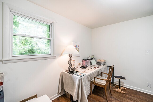 Building Photo - 1813 Welcome Ln