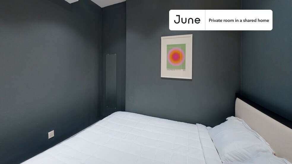 Building Photo - Room in Shared 2 bed/1 bath home in East Harlem