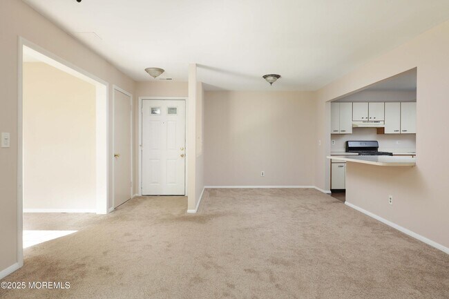 Building Photo - 705 Zlotkin Cir