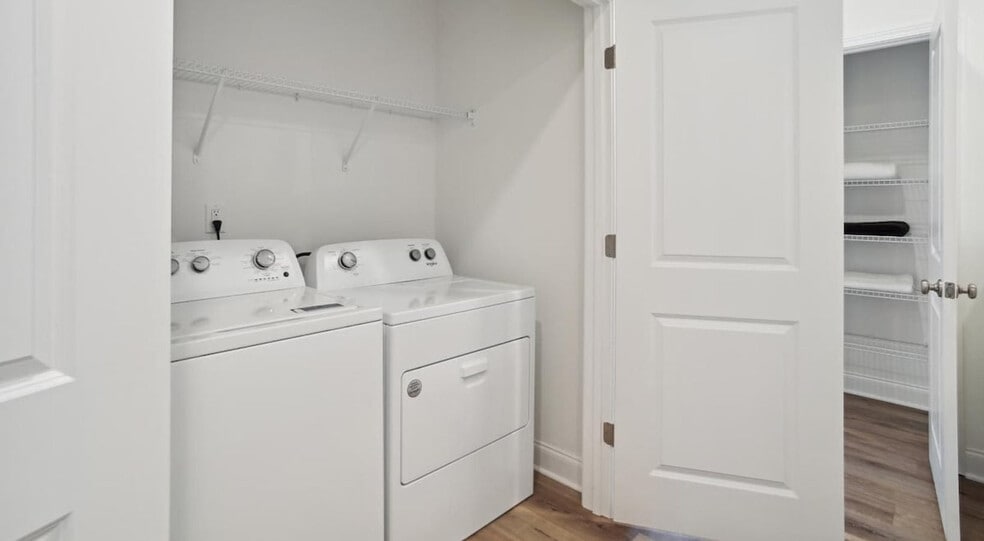 Building Photo - 8530 Steele Creek Pl Dr