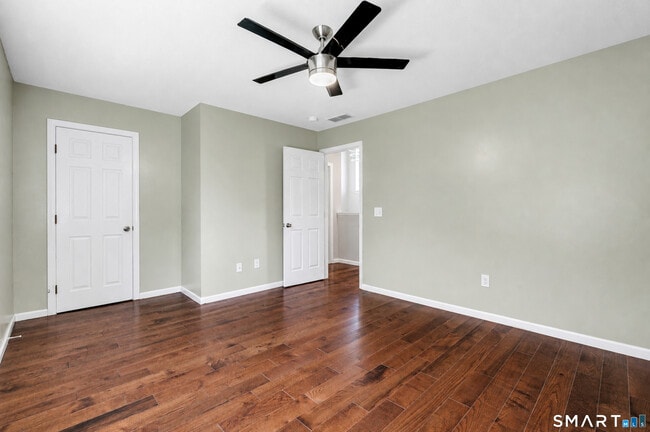 Building Photo - 6 Wild Rose Ct