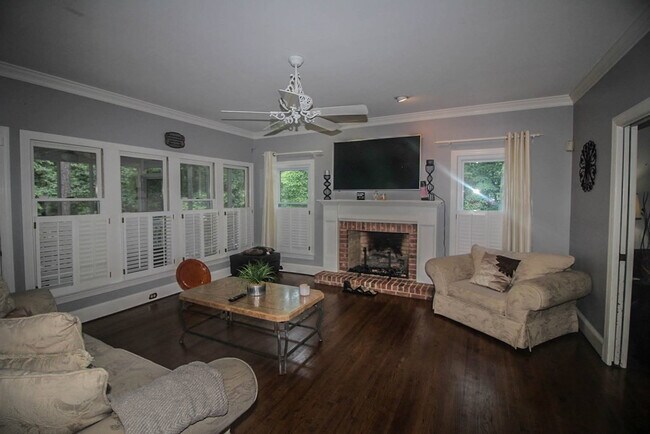 Building Photo - 4265 Deerwood Ln