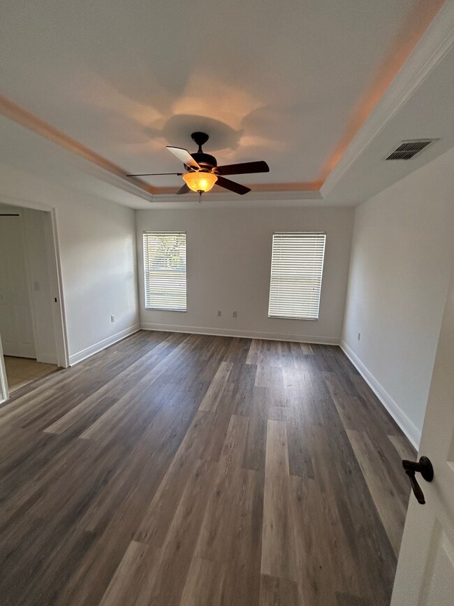 Building Photo - Ready for immediate occupancy!