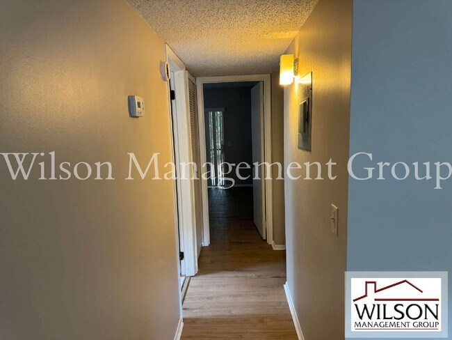 Building Photo - 2365 Oak Park Way