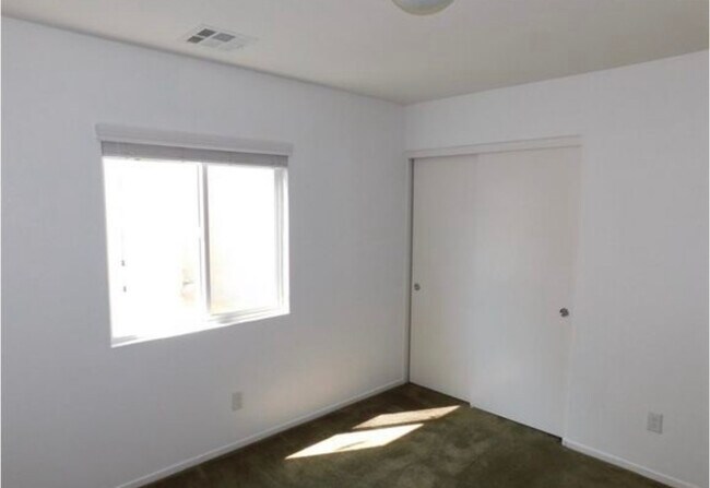 Building Photo - 10087 Emerald Edgewater Ct