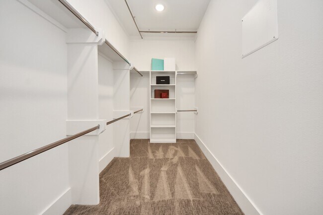 Building Photo - 7502 B Carver Rd