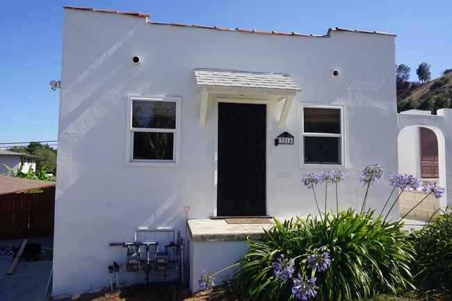 Building Photo - 3214 Shasta Cir S