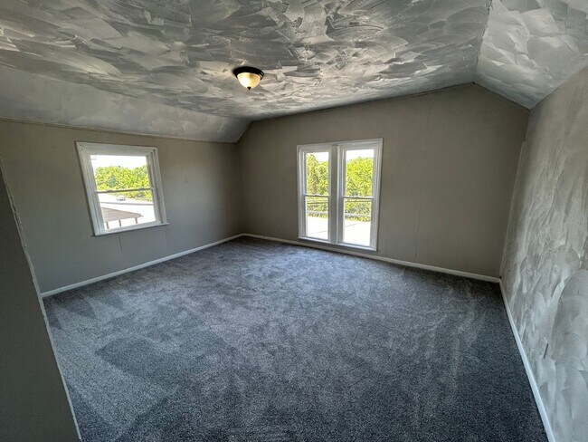 Building Photo - Addyston- Cozy 2 bedroom 1 bath