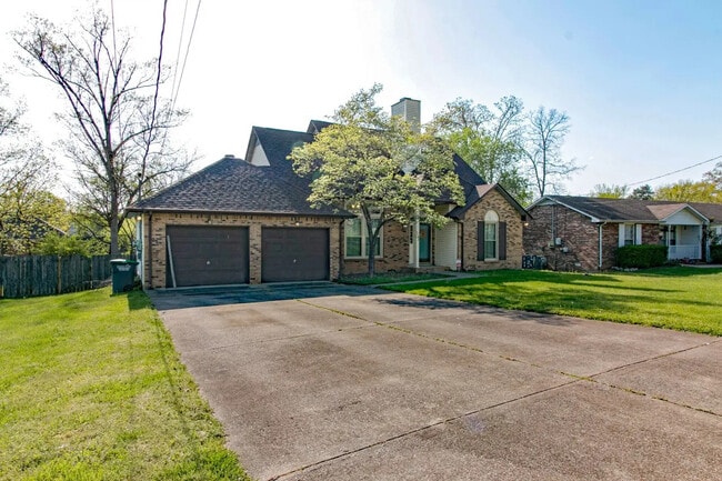 Building Photo - 1122 Rosebrook Dr