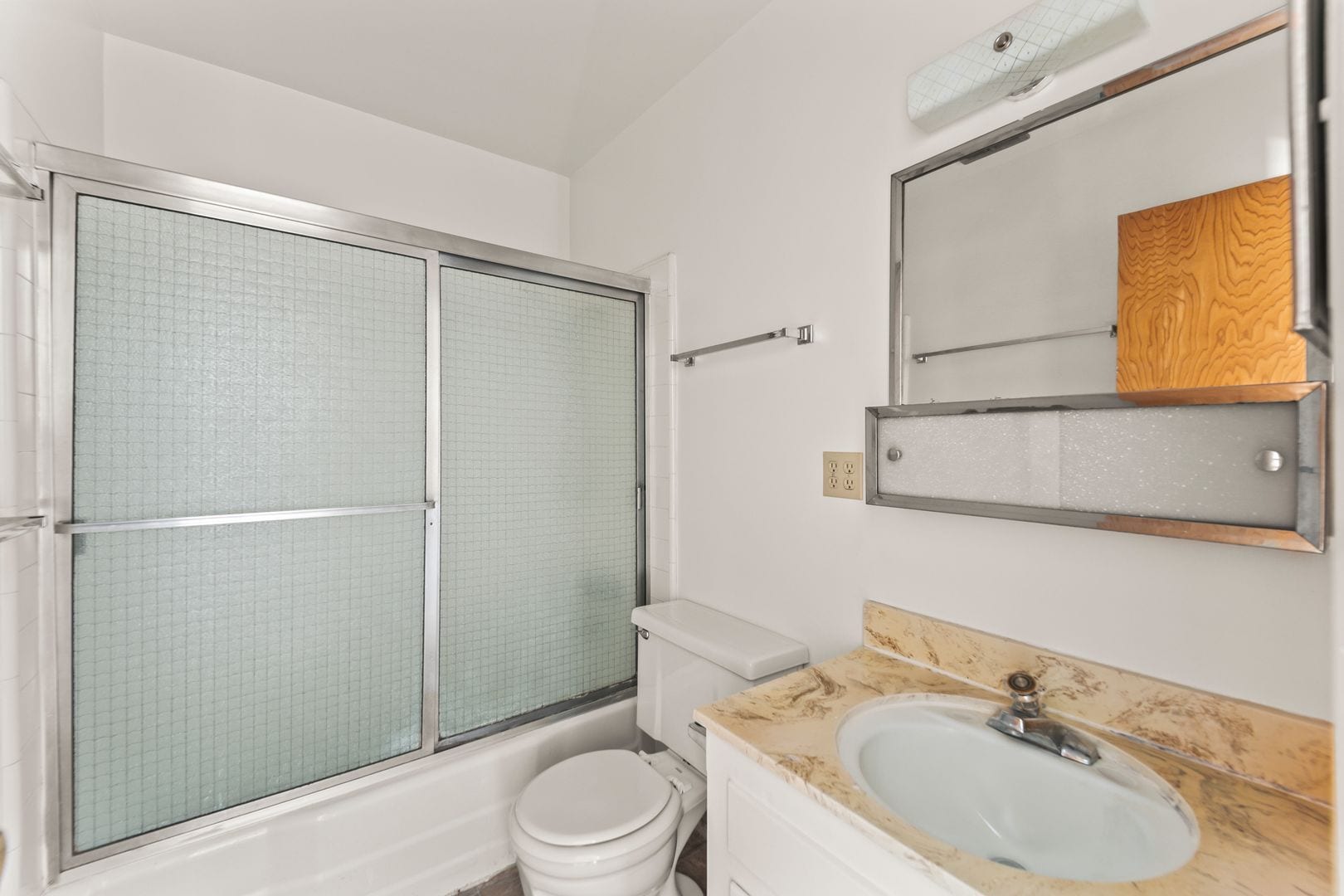 Building Photo - 9628 Lower Azusa Rd