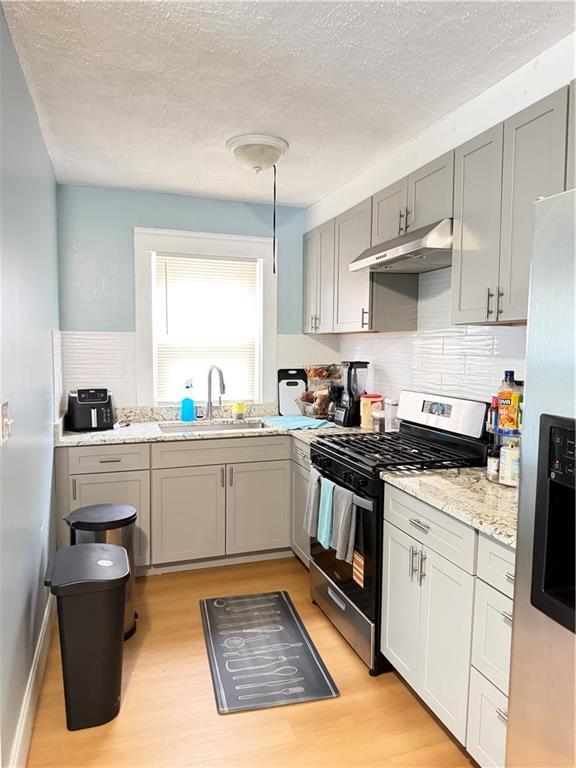 Building Photo - 694 Killingly St