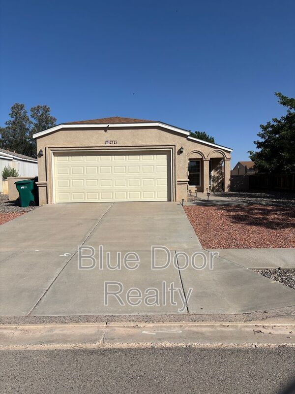Building Photo - 2125 Sierra Ln NE