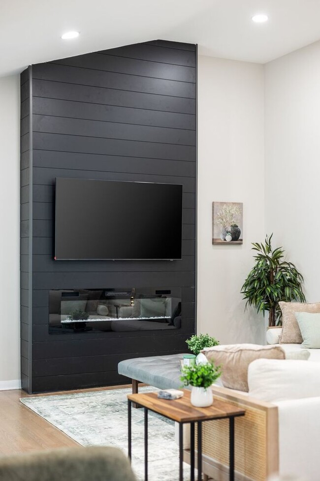 Building Photo - 12548 S Major Ave