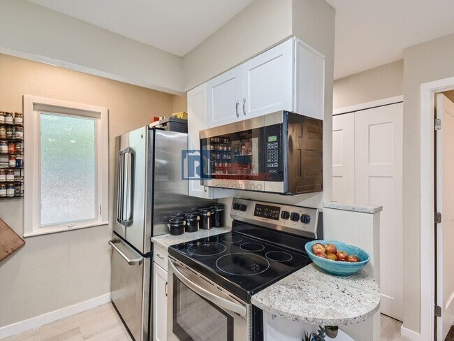 Building Photo - 2785 E Nichols Cir