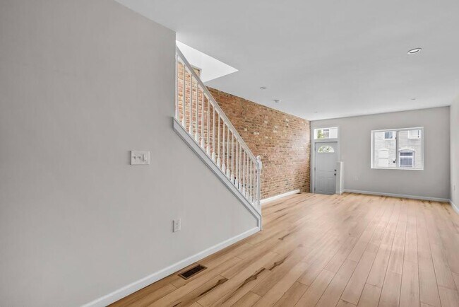 Building Photo - 2230 Orleans St