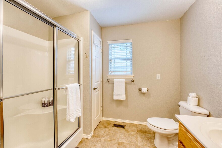 Building Photo - 9 N Cerney Ln
