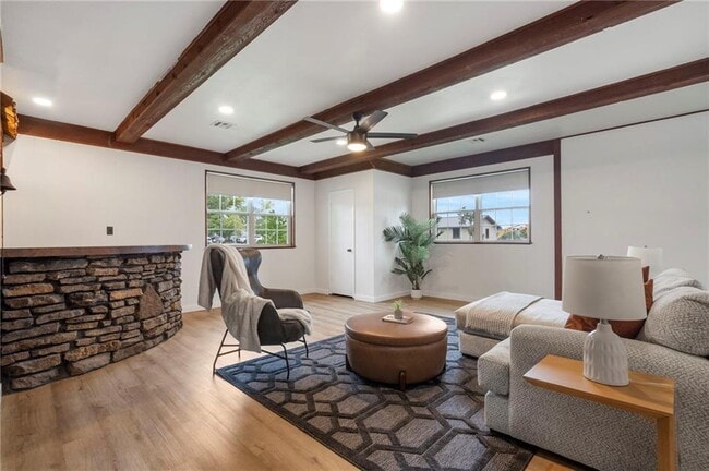 Building Photo - 701 NW Ford Ln