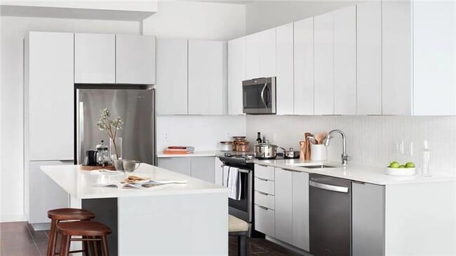 Building Photo - 2976 Blackburn St