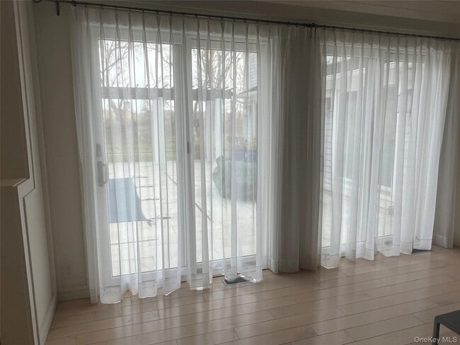 Building Photo - 42 N Menantic Rd