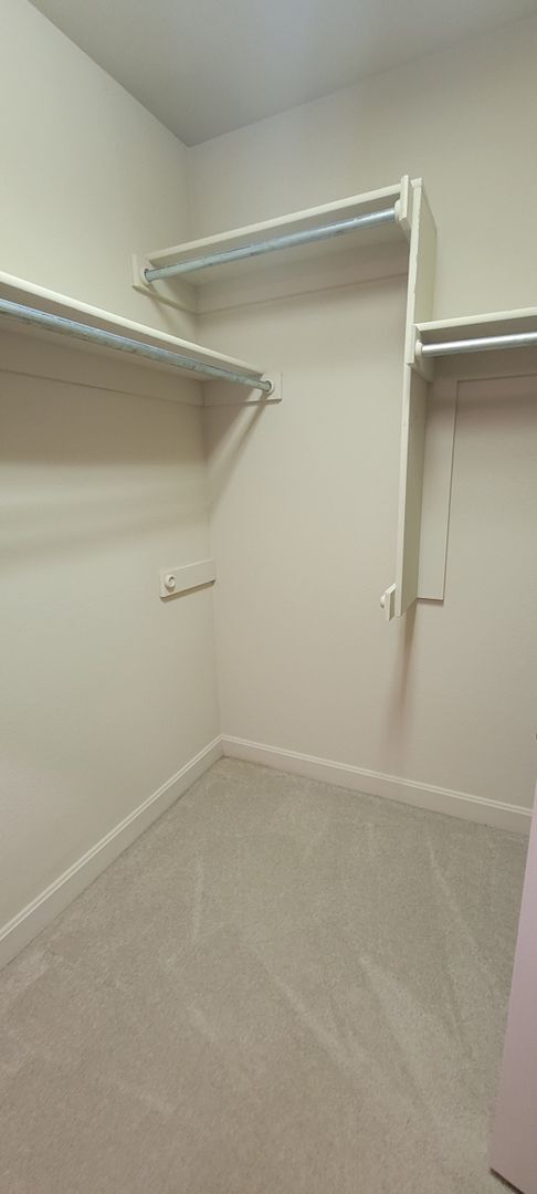 Building Photo - 1 Level Union School 3/2/2 w/ office and bonus room.