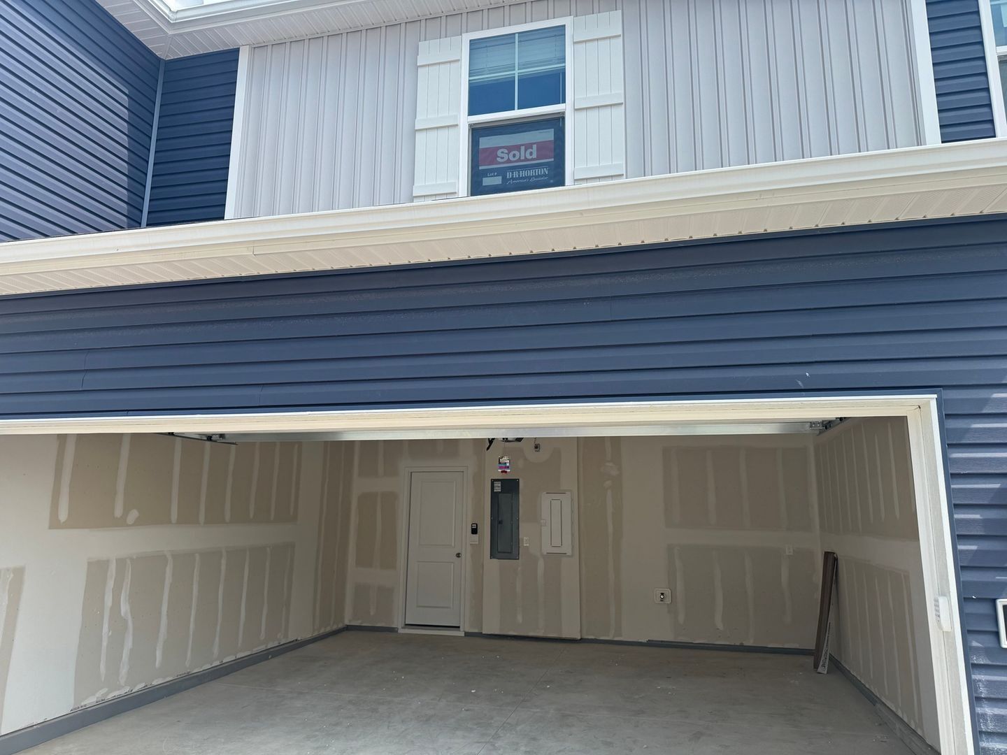 Building Photo - 1388 Marinelli Dr E
