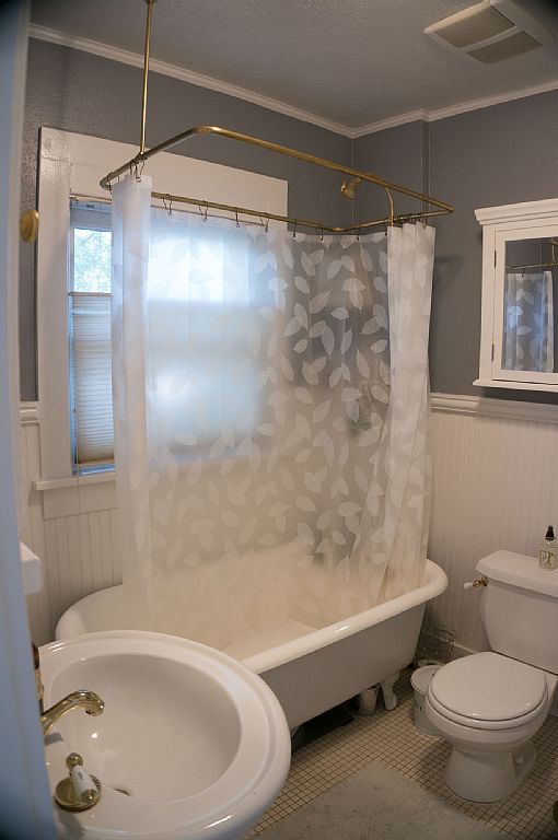 Bathroom - 2520 Bluff St