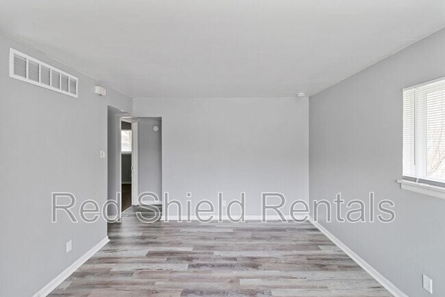 Building Photo - 815 George Pl