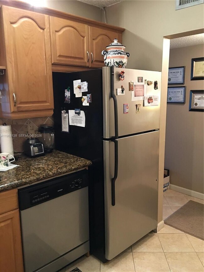 Building Photo - 1810 SW 81st Ave