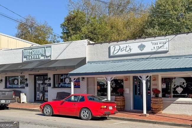 Building Photo - 255 Lowry St