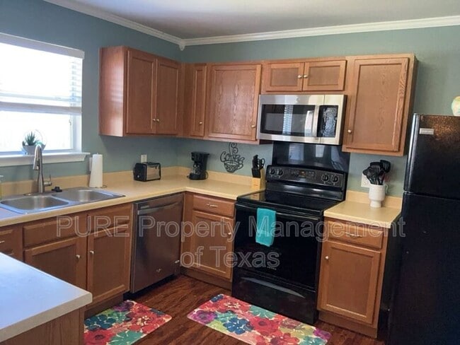 Building Photo - 108 Covey Ln