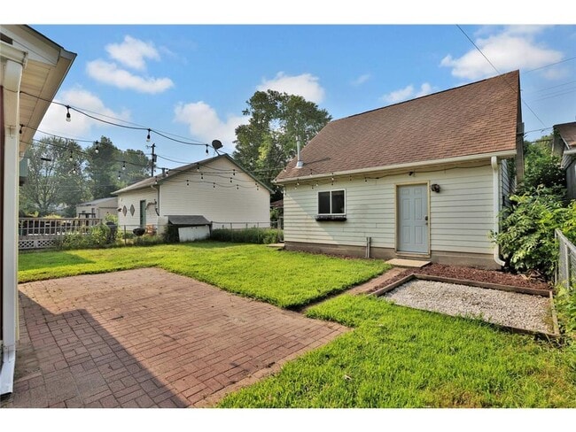 Building Photo - 2122 Temple Ct