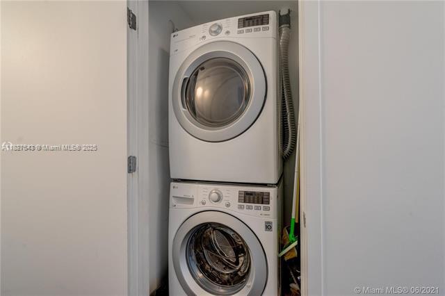 Building Photo - 3301 NE 1st Ave