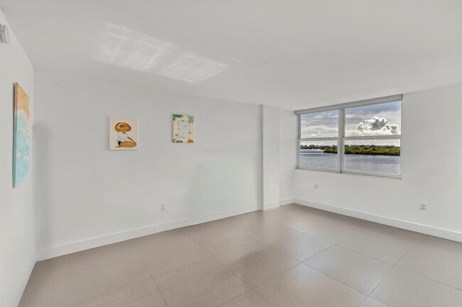 Building Photo - 11930 N Bayshore Dr