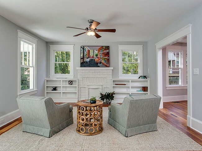 Building Photo - 926 W Trinity Ave