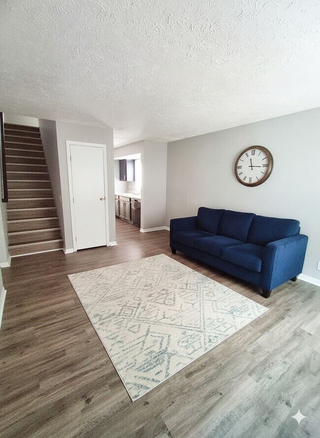 Building Photo - For Rent: Spacious 4-Bedroom, 2-Bathroom Home — Available Now!