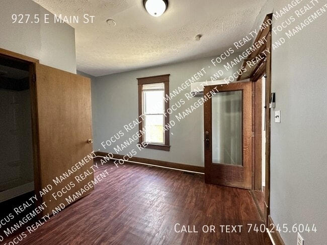 Building Photo - 927.5 E Main St