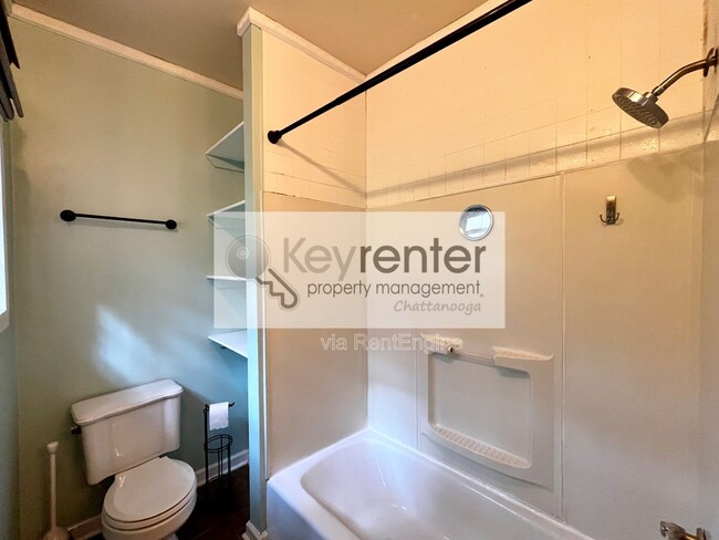 Building Photo - 904 Boylston St