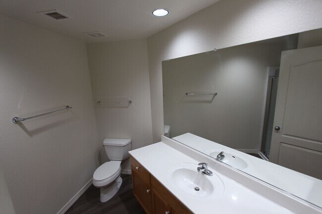 Building Photo - Spacious 2BR Summit Park Condo | Private Balcony + Second-Floor Living