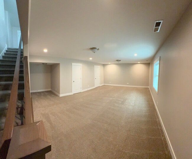 Building Photo - 387 Saddle Rock Ln